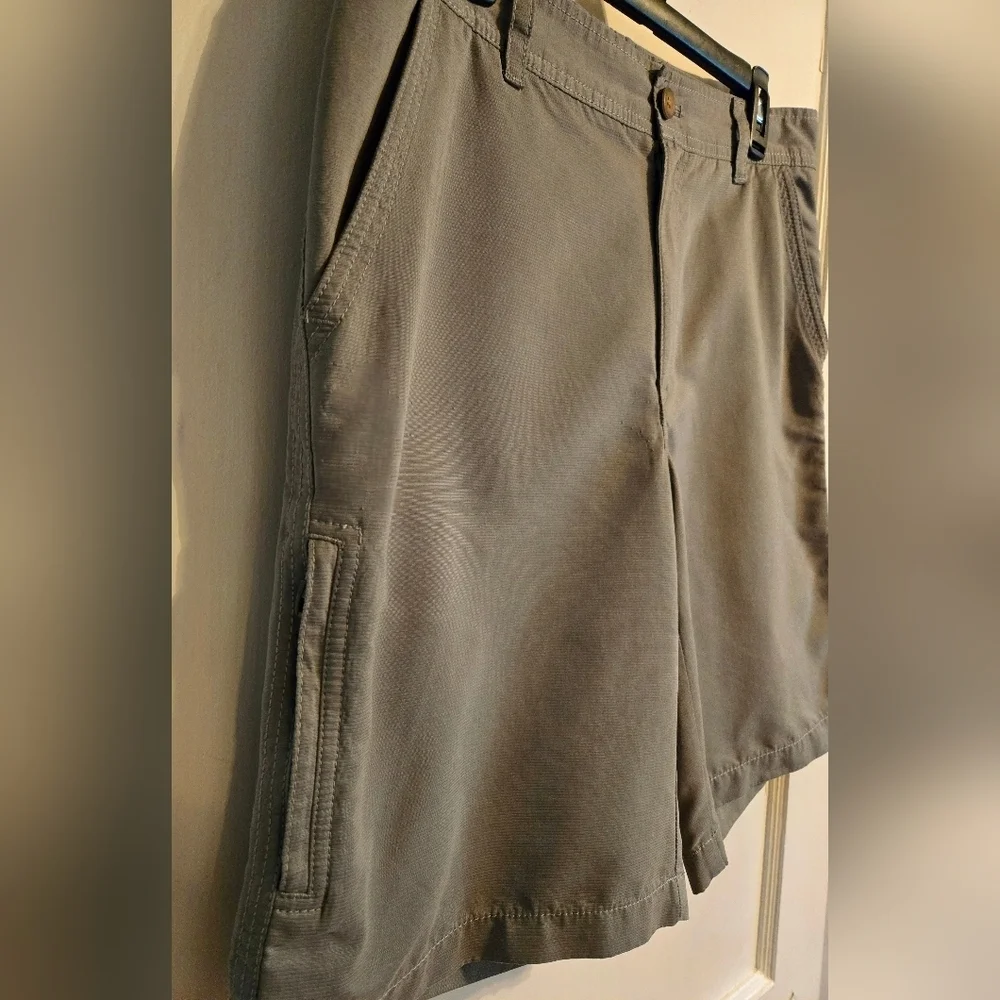 NWOT | G.H. Bass & Co. | Men's Explorer Performance Short | Olive Green | 32